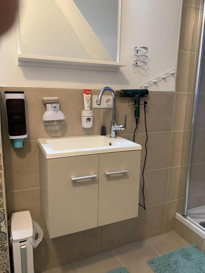 Appartement Hofesh à Altdorf  Extérieur photo